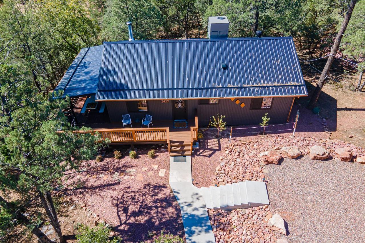 The Pine House - Cozy Mid-Century Modern, Pet-Friendly Villa ภายนอก รูปภาพ