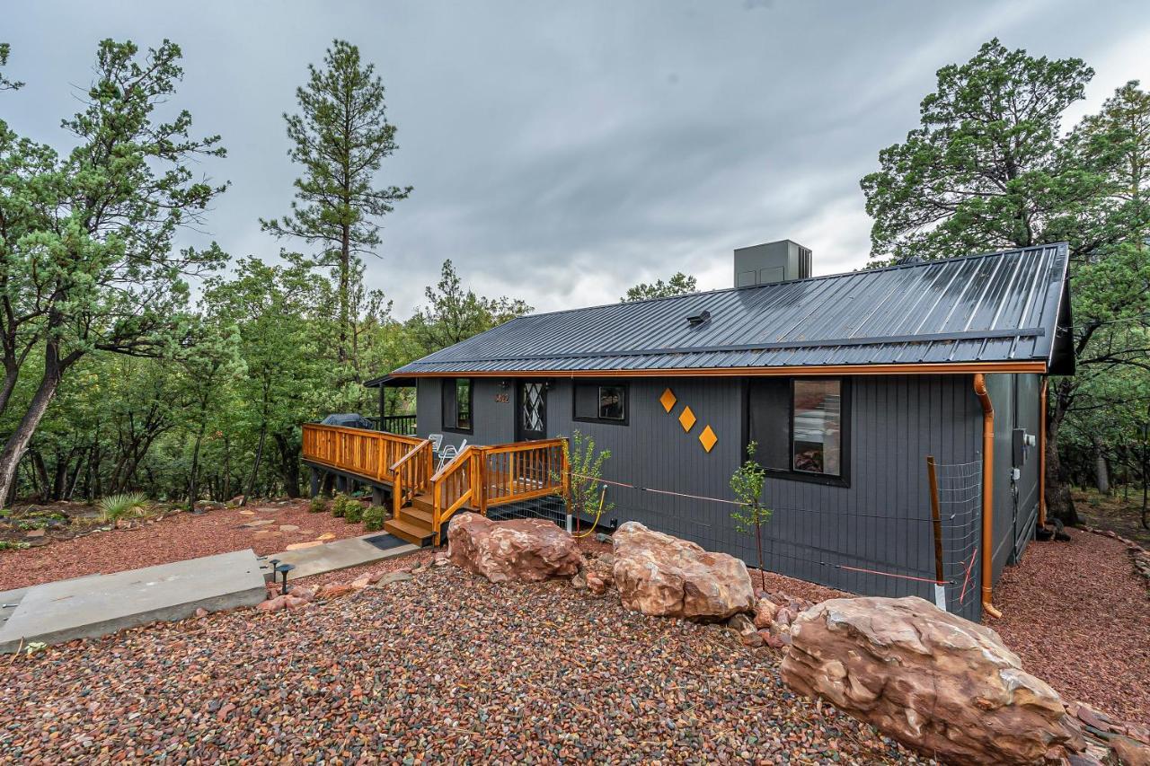 The Pine House - Cozy Mid-Century Modern, Pet-Friendly Villa ภายนอก รูปภาพ